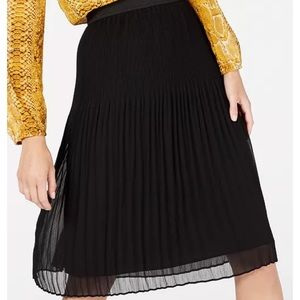 Black INC pleated skirt fits size XS,2P